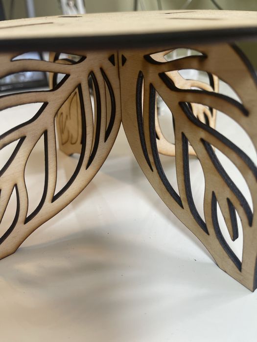 Изработка на дървена поставка за цвея (+гравиране по избор)