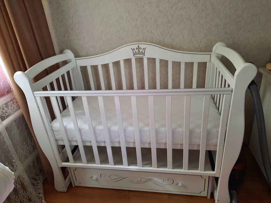 Продаётся детская кроватка