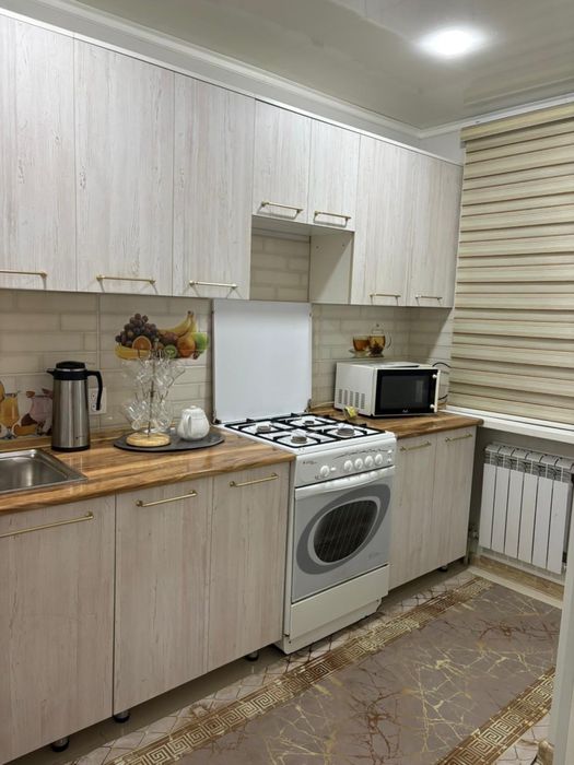 гостевой  дом с бассейном  в отличном районе