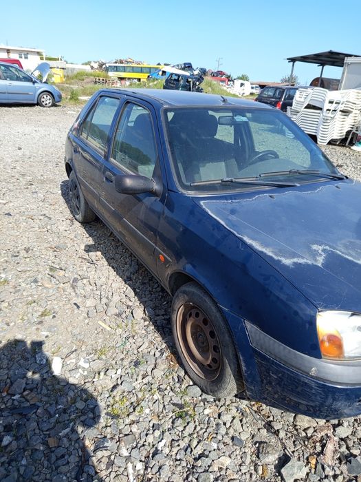 Форд Фиеста 1.8 74кс 2000г на части