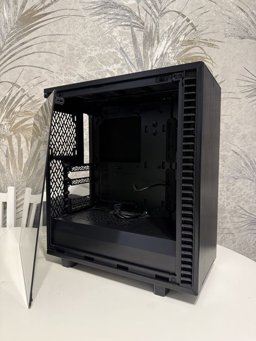 Carcasa Gaming Fractal Design Define 7 Compact