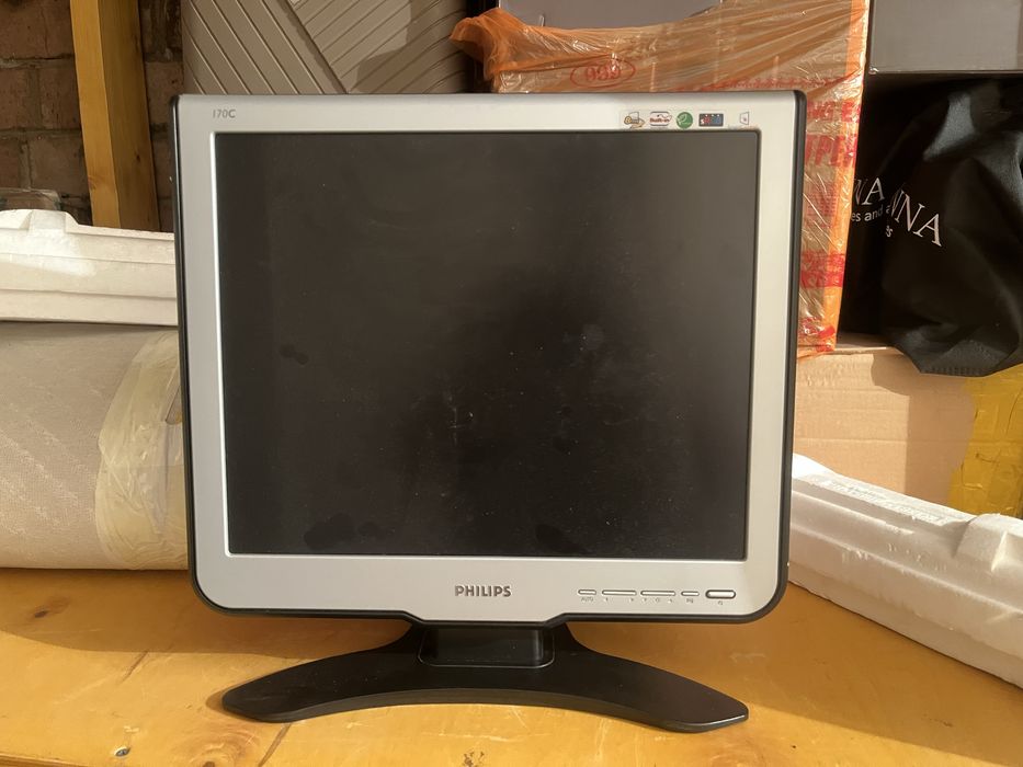 Монитор и клавиатура