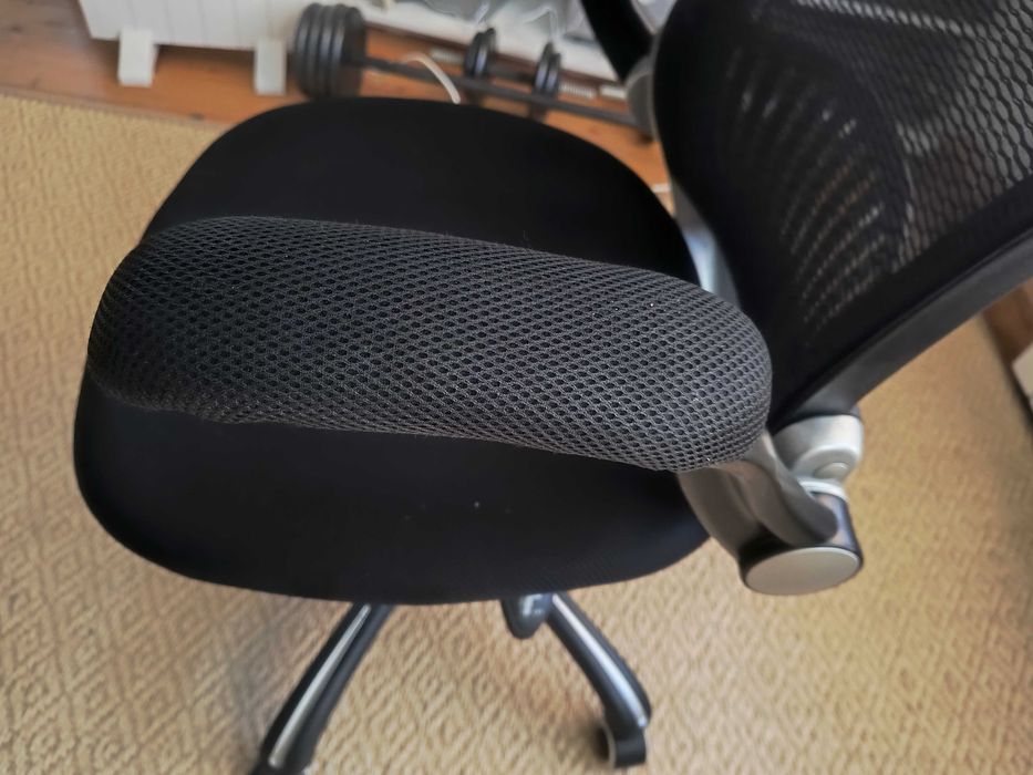 Офис Стол Голям Черен Meш Широка седалка 54/50cm Опора за глава