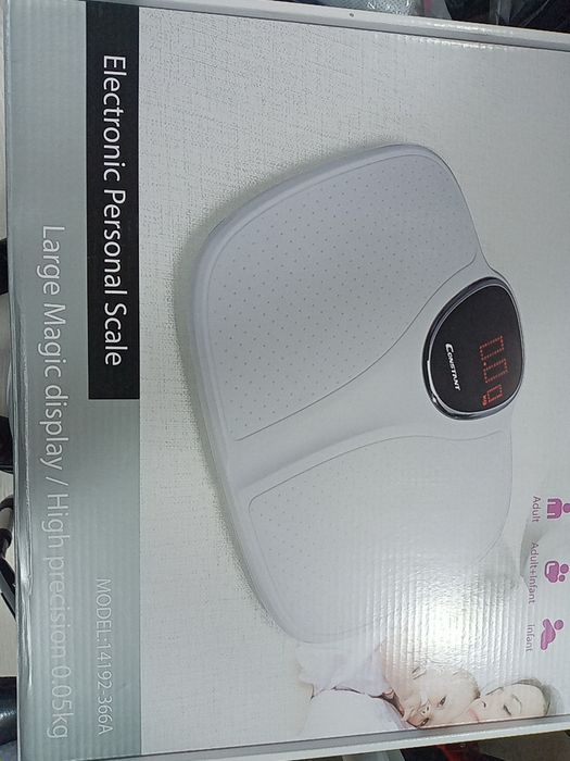 electronic personal scale . электронные весы