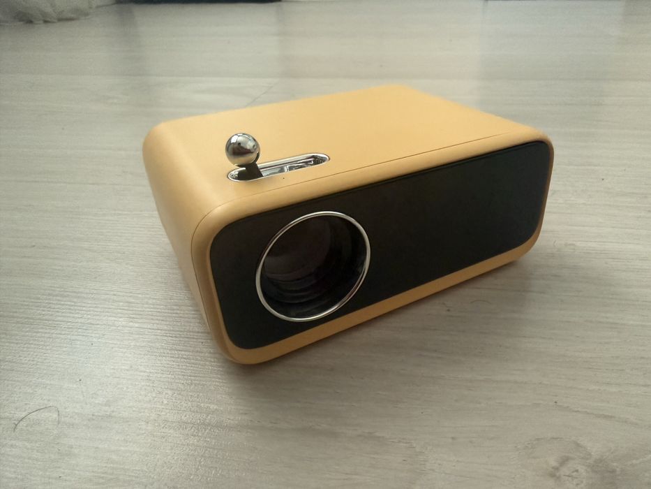 Продам проектоо Wanbo projector mini