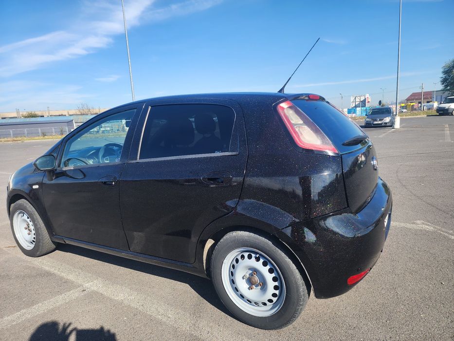 Închiriez mașină ptr deliveri, Glovo,Wolt,Tazz