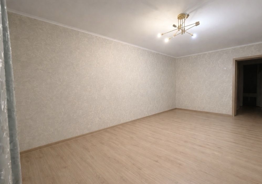 Продам 2к.кв р-н Тайги 1/5