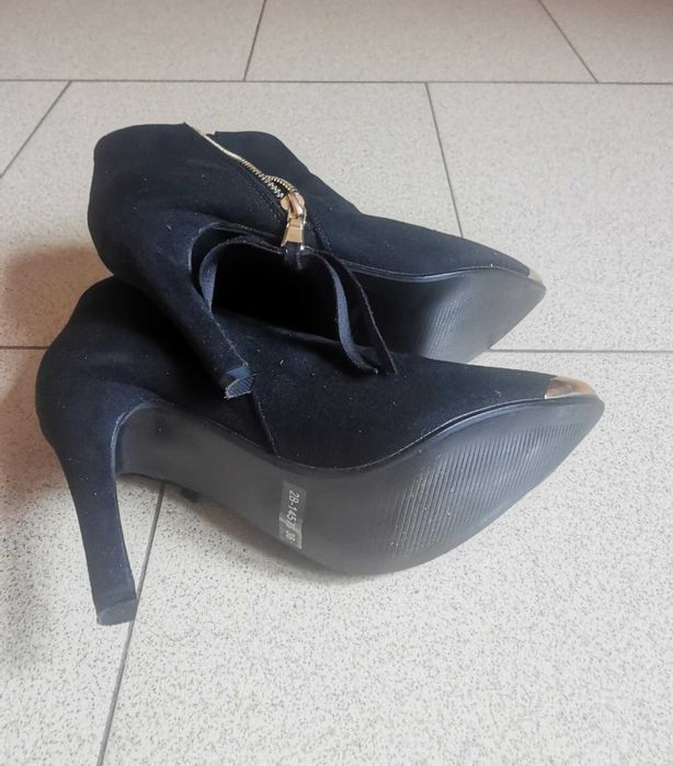 Боти на ток от велур