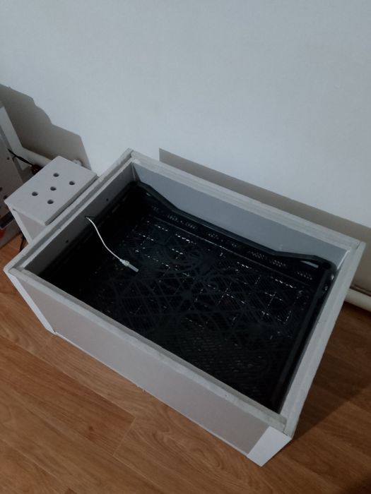 Продам инкубатор