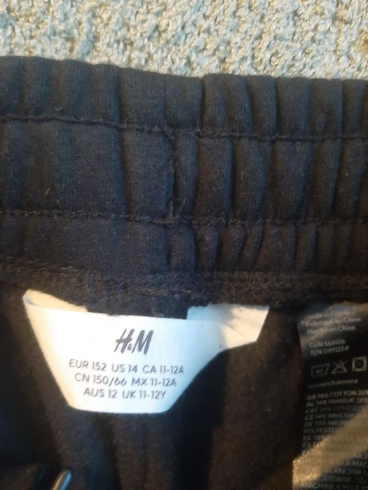 Черен панталон и анцуг HM