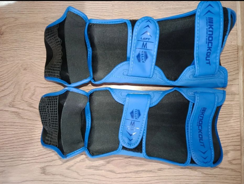 Vând tibiere knockout albastre mărimea M-200 ron