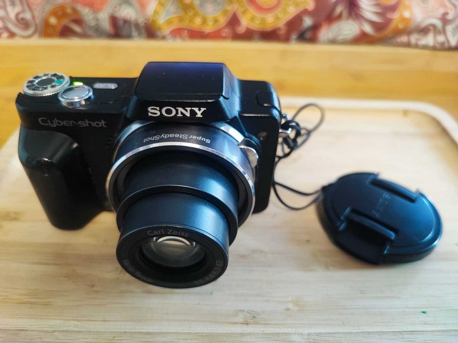 Фотоапарат Sony DSC-H3