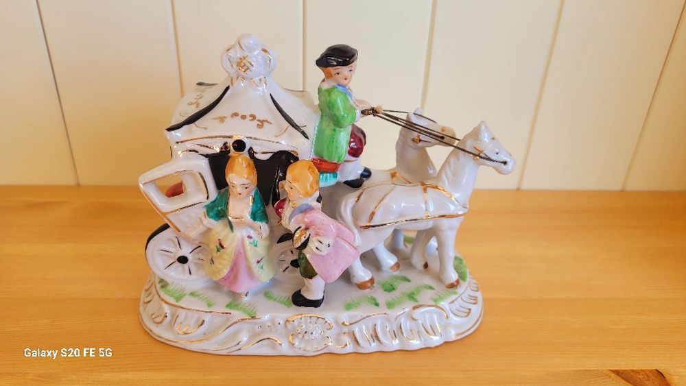 Порцеланови фигури, статуетки,вази