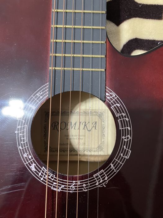 Продам Гитару Romiko