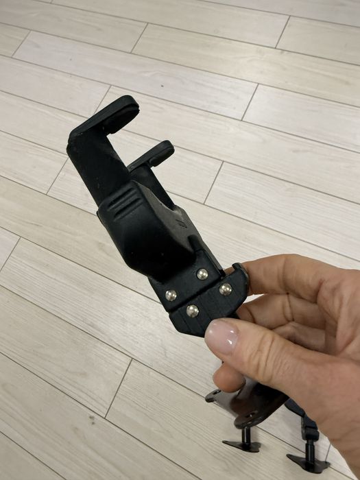 Настенные держатели для гитар