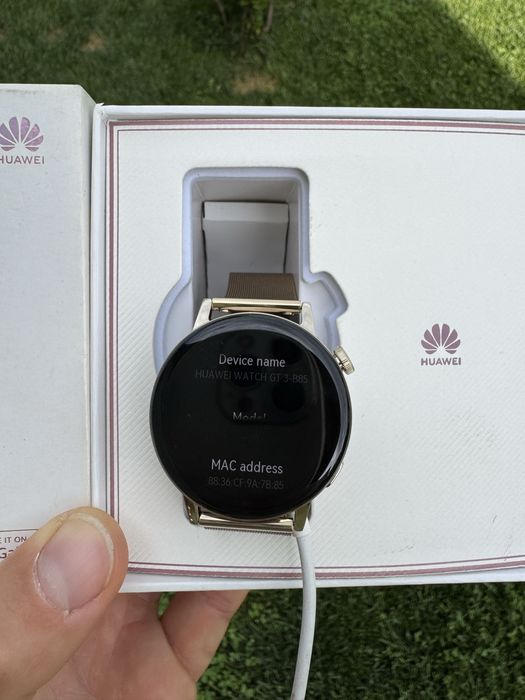 Smartwatch HUAWEI GT 3 gold de 42mm impecabil ca nou ORIGINAL, cutia lui cu serie