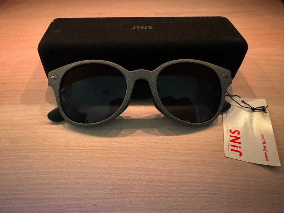 Ochelari de soare JINS originali – noi, unisex, cu carcasă rigidă și etichetă