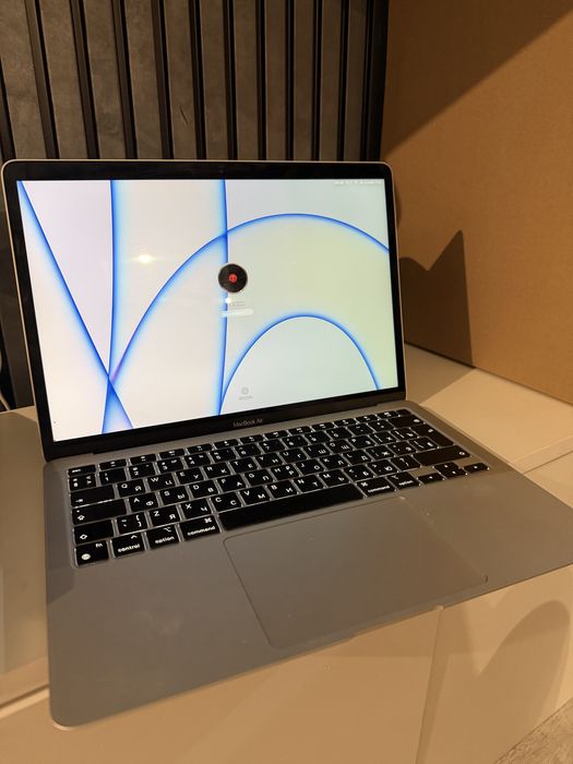 Продам MacBook в идеальном состоянии
