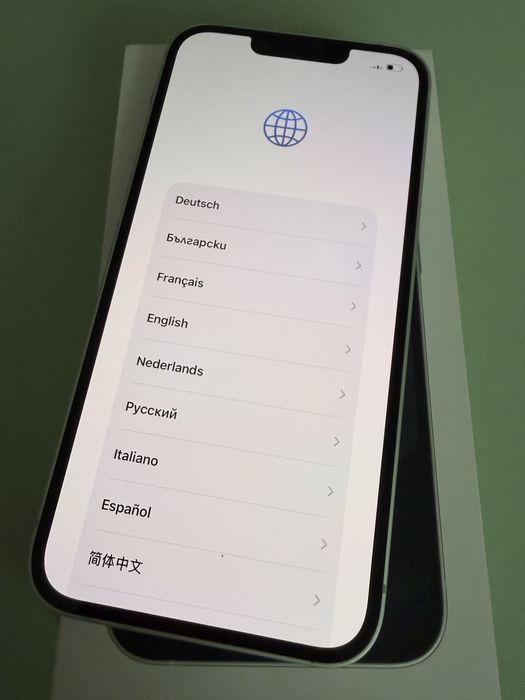 Iphone 16e 128 gb бял