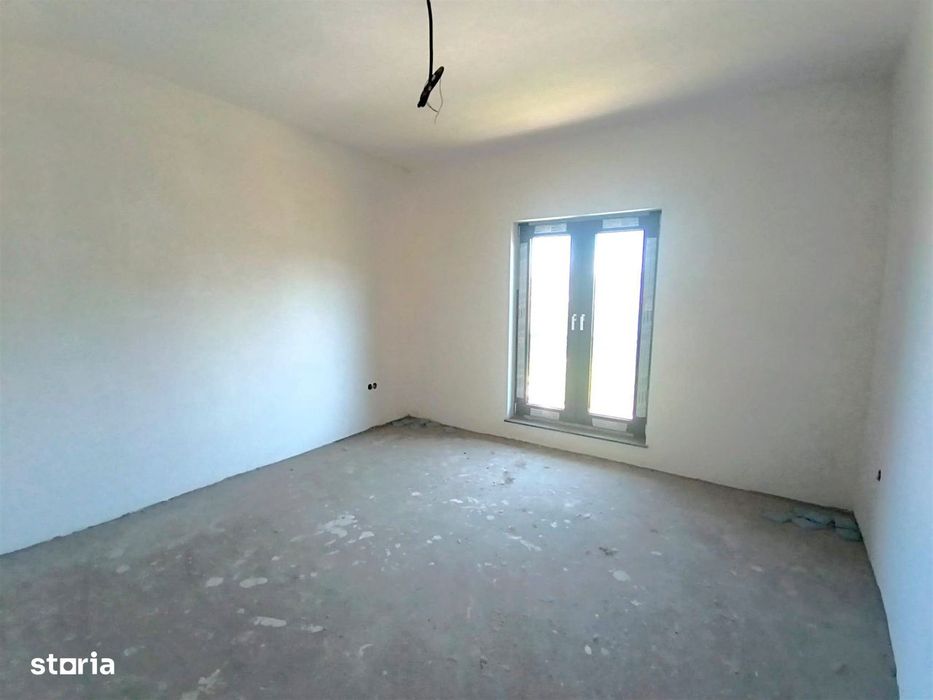 Vilă P+E+Pod | 200 MP Utili | Șcheia | Drum Privat