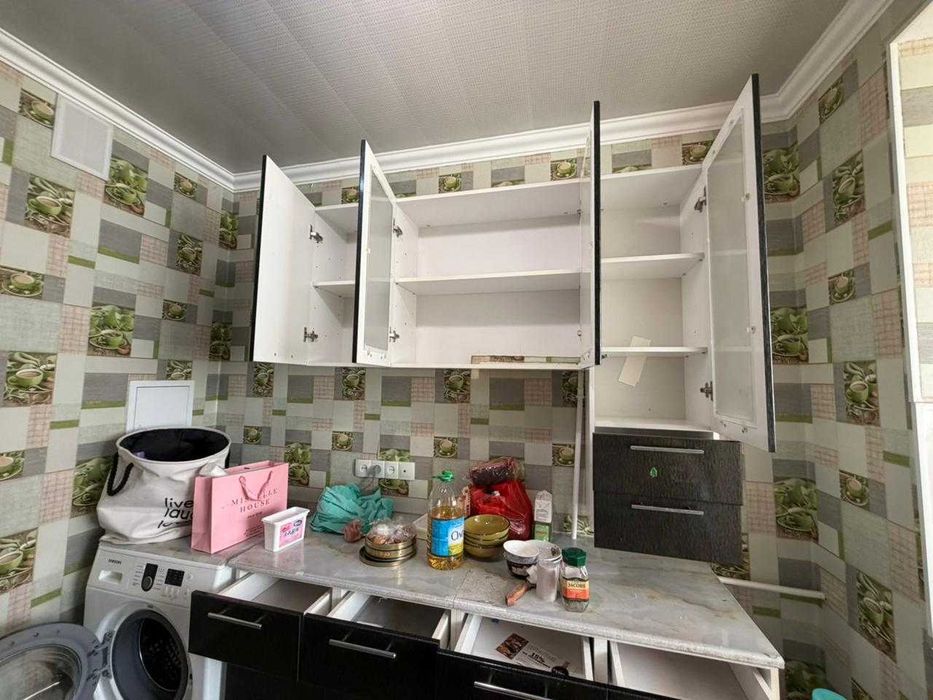Продам б/у двери и  кухонный гарнитур