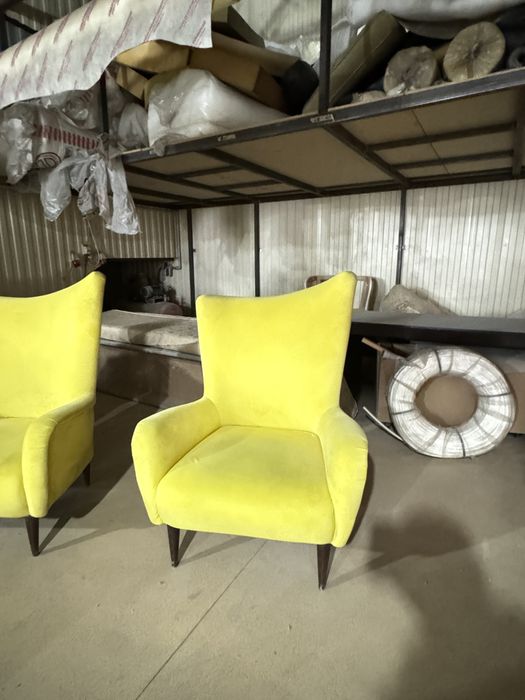 кресло,круглы пуф.