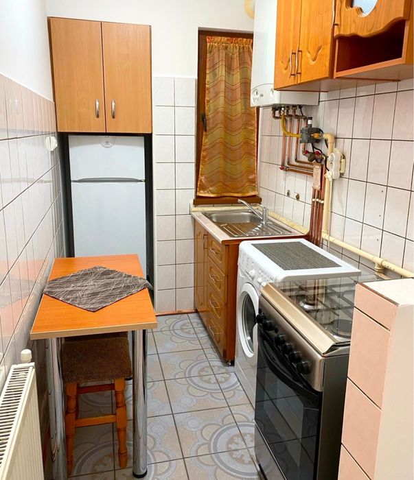 Inchiriez apartament 2 camere Milea (Luptei .OMV)persoana fizica