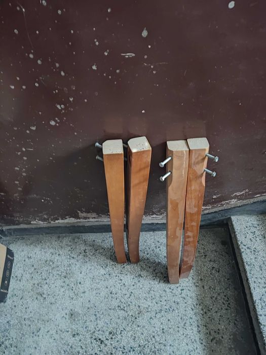 Масивна кухненска маса