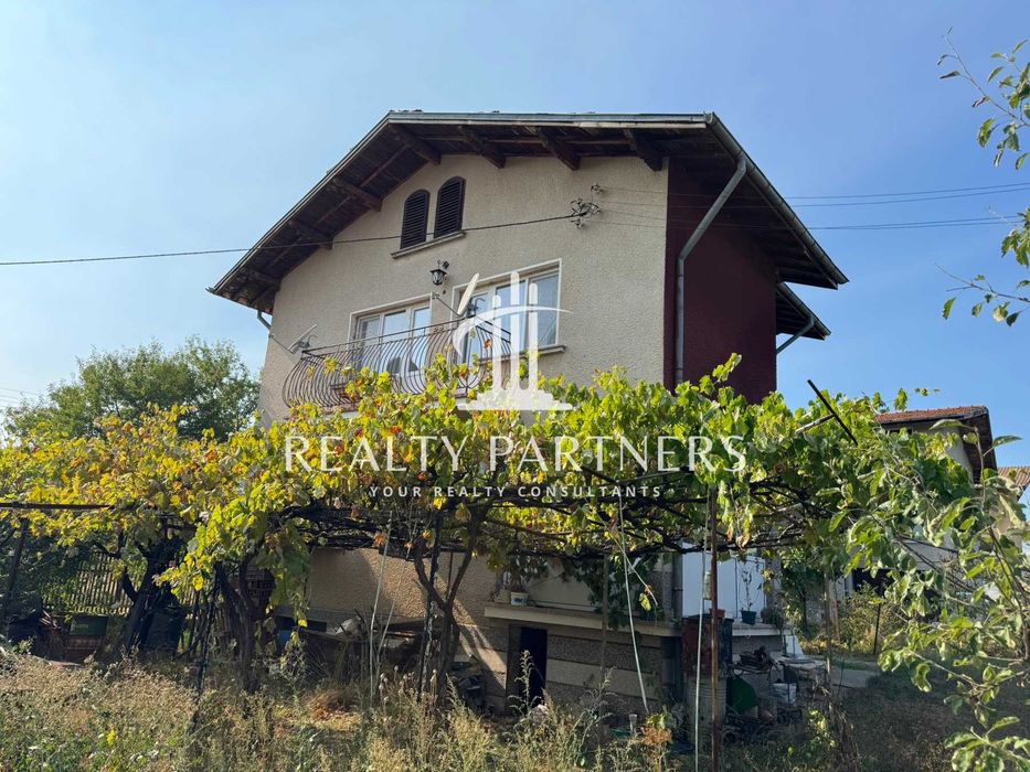 Продава Къща - с. Кошарево, обл. Перник