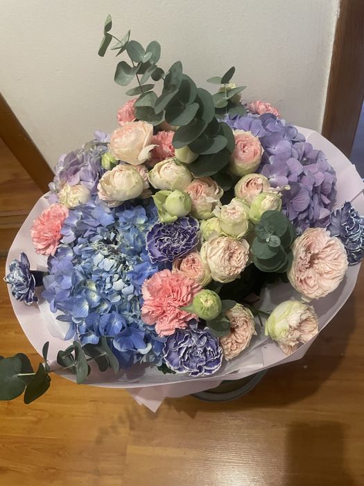 «Продаю букет, сегодня только купили