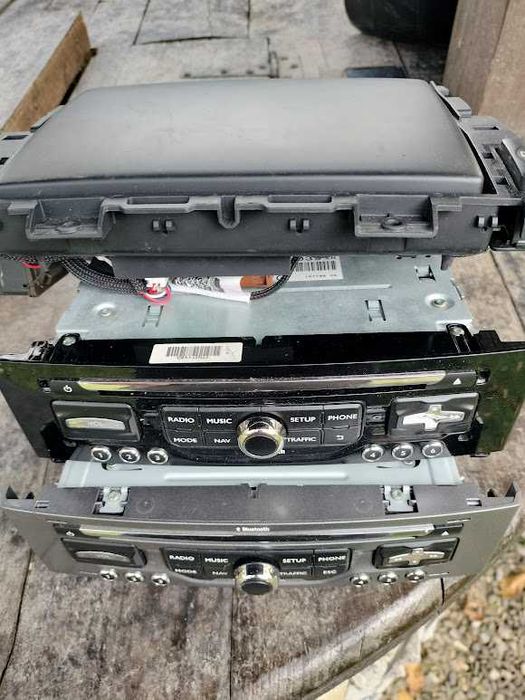 Vand unitate Radio cd Navigatie Display Peugeot 3008 / Peugeot 5008