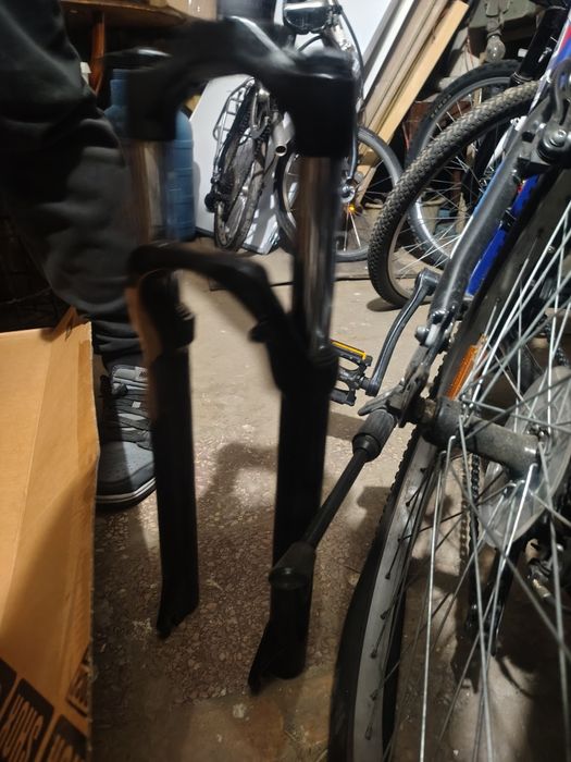 Suspensie  fața de bicicleta rockshox pe arc