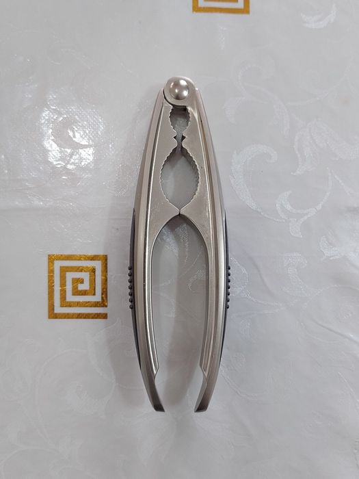 Продам орехоколку Ikea