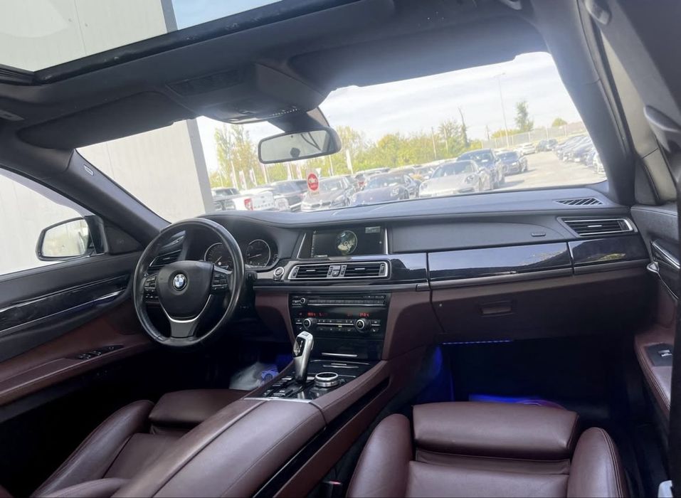 BMW 740D  313 Cp
