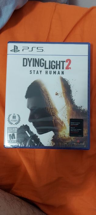 Vând joc dying light ps5