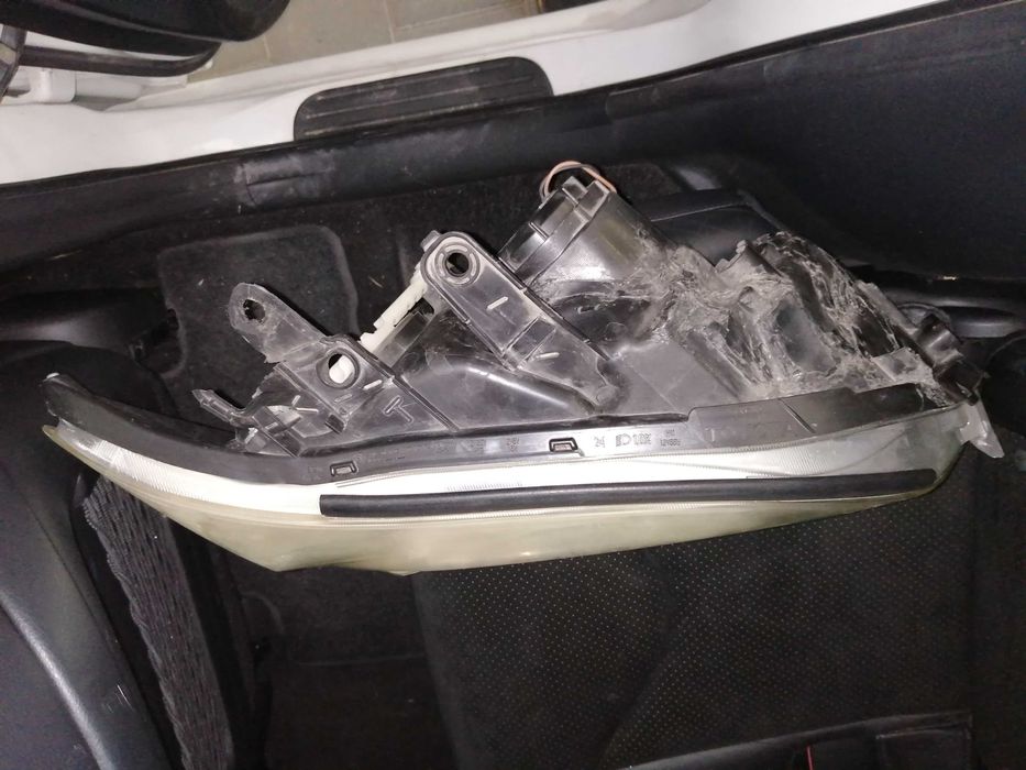 Продавам фарове за рав4