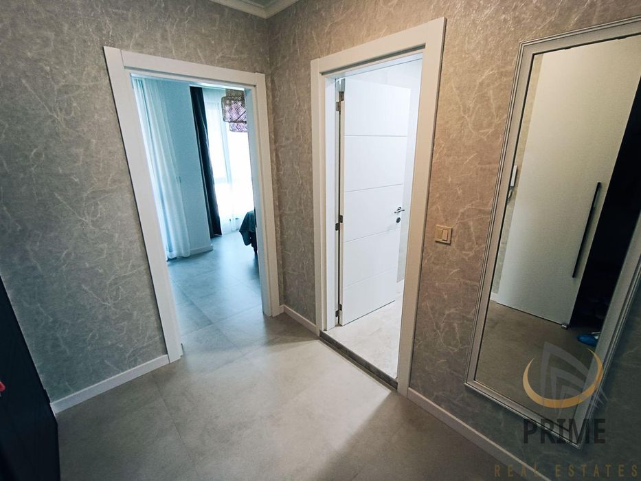 Дава се под наем Двустаен апартамент в Бургас, Център - 80 кв.м за 1000 € - Снимка #10