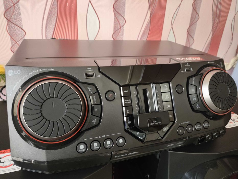 LG xboom CL98 yangi 100% ishlaydi juda baquvvat zamonaviy fuksiyali