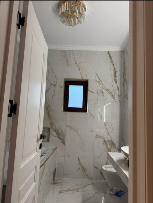 Vand casa Lux la cheie