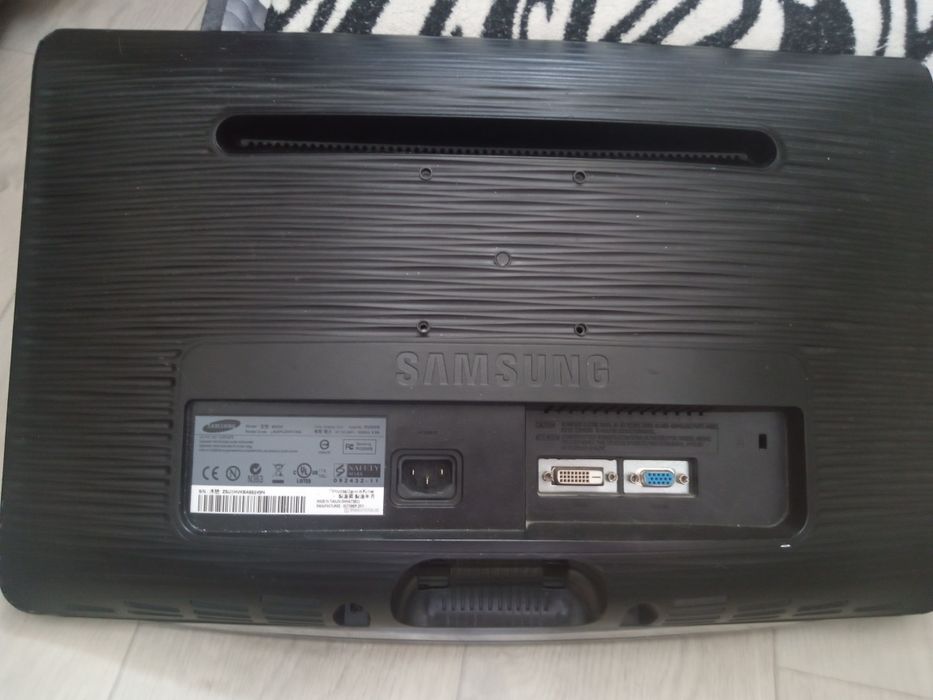 Продам манитор Самсунг