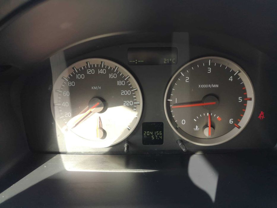 Автомобил Volvo V50