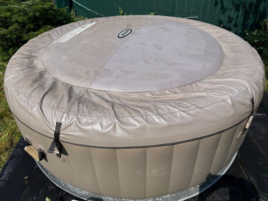 Vand piscina cu hidromasaj