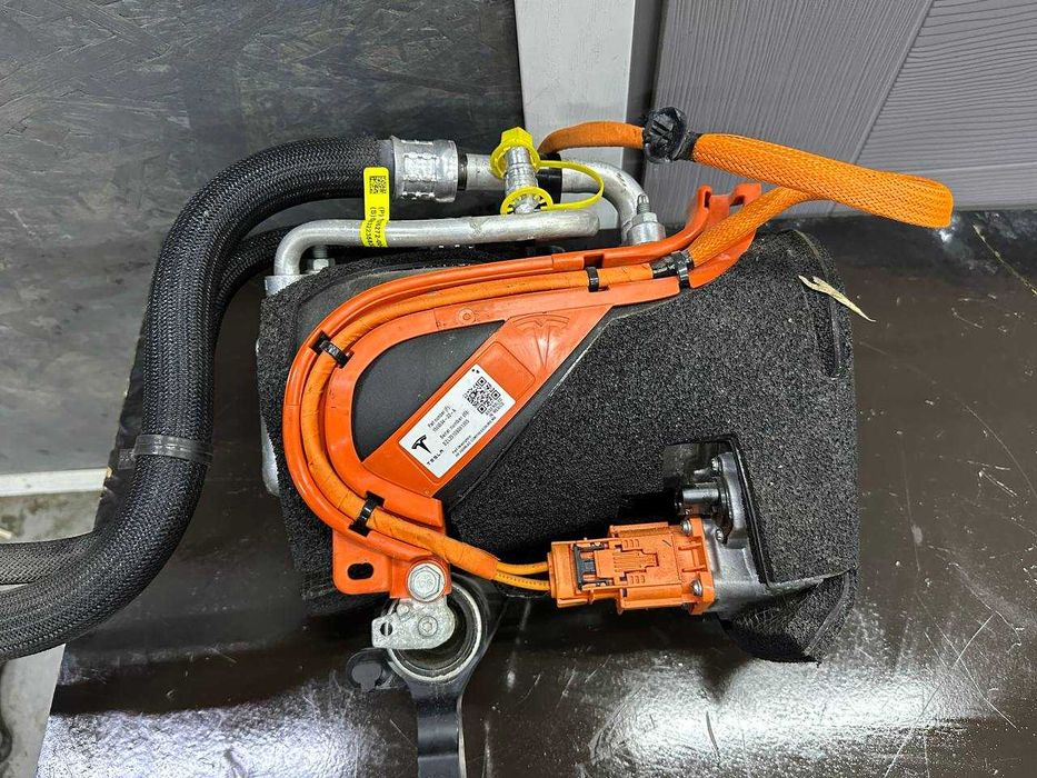 Kомпресор за климатик Tesla model X 2023.