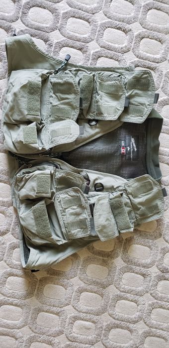 Продавам Елек Simms XXL