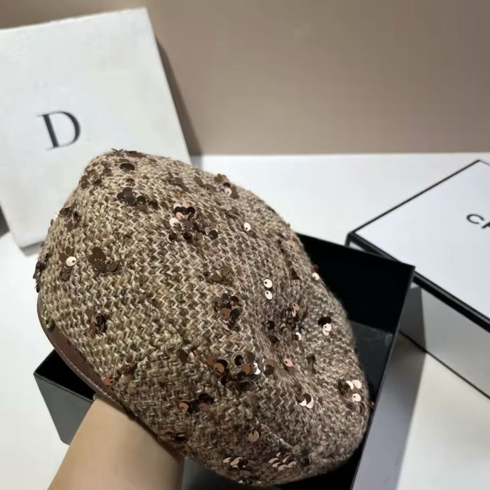 Дамска шапка барета с пайети