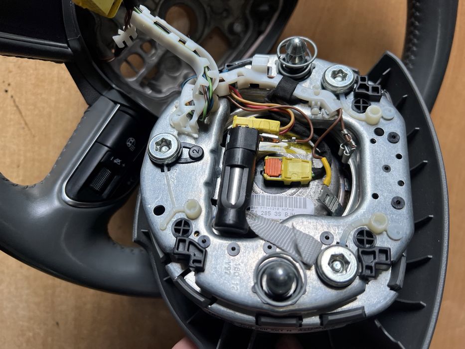 Четирилъчев мулти Волан подгрев за Audi A4 A6 A8 Q5 сив 4g0880201 Н39