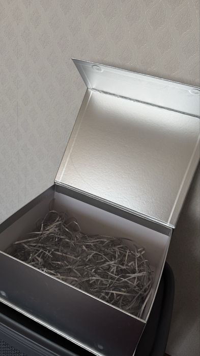 Коробка подарочная Charles&Keith