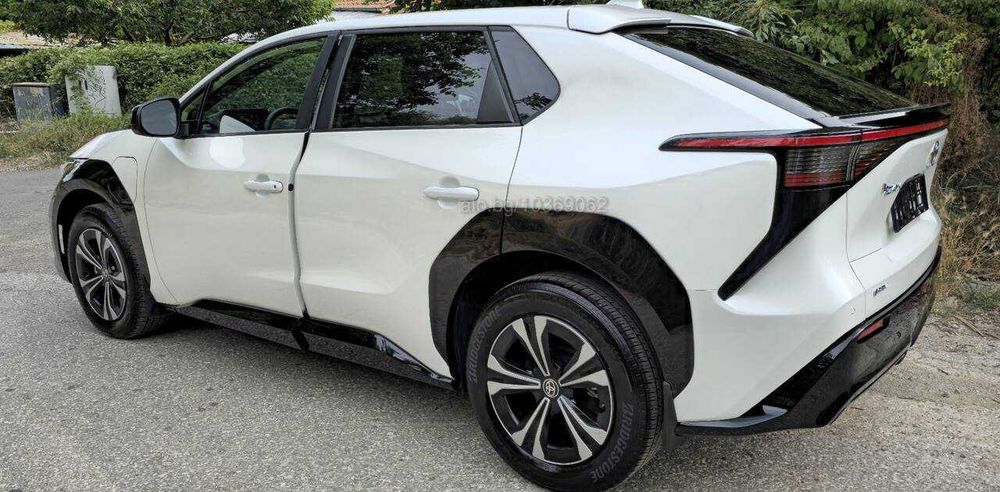 Професионално почистване и пране на автомобили и мебели