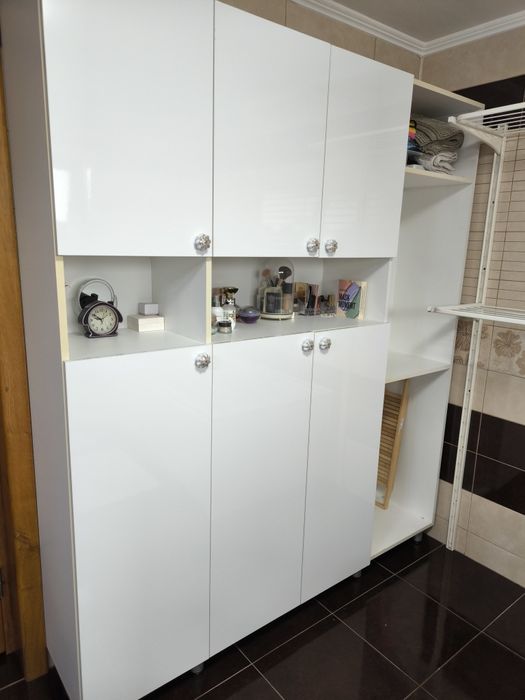 Set mobilier baie complet ( chiuveta, baterii Grohe și oglinda incluse