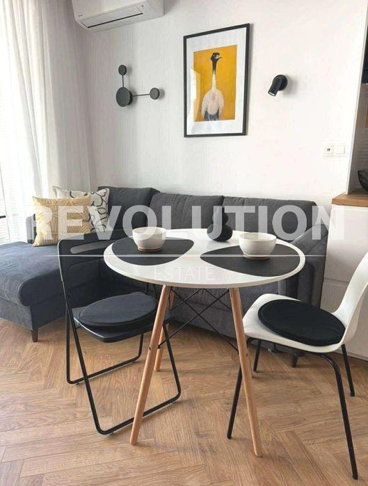 Дава се под наем Едностаен апартамент в к.к. Св.Св. Константин и Елена - 40 кв.м за 600 € - Снимка #1